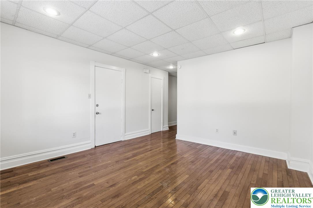 723 West Broad Street Bethlehem, PA 18018 - Photo 9 of 36 Unit 1 LR