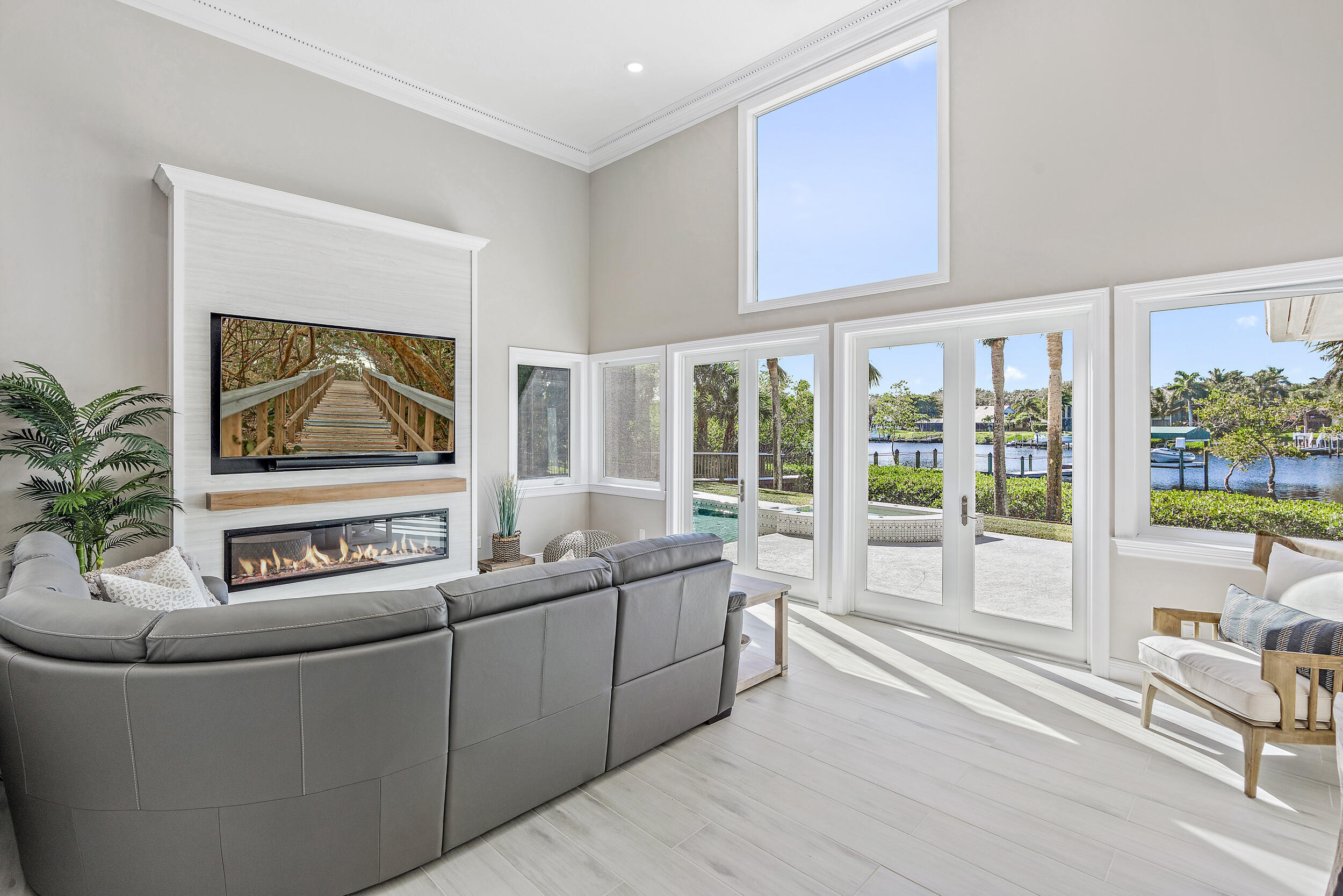 18169 Southeast Ridgeview Drive Tequesta, FL 33469 - Photo 26 of 58 Family Room