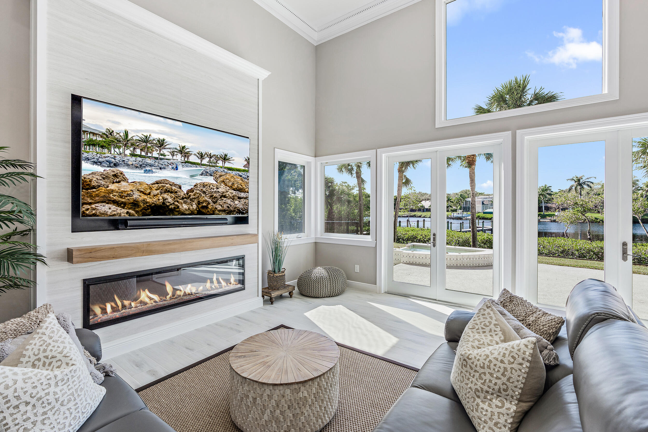 18169 Southeast Ridgeview Drive Tequesta, FL 33469 - Photo 27 of 58 Family Room