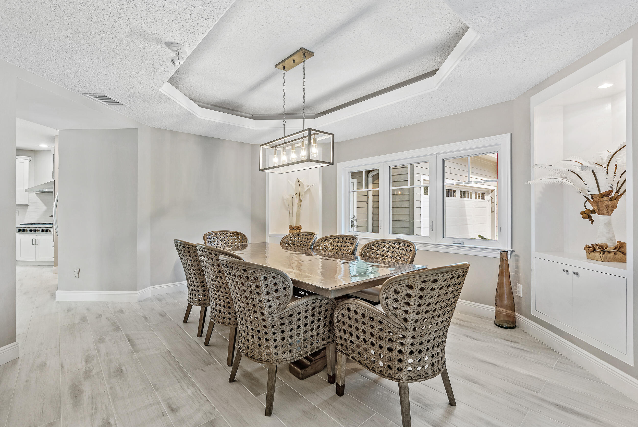 18169 Southeast Ridgeview Drive Tequesta, FL 33469 - Photo 32 of 58 Dining Room