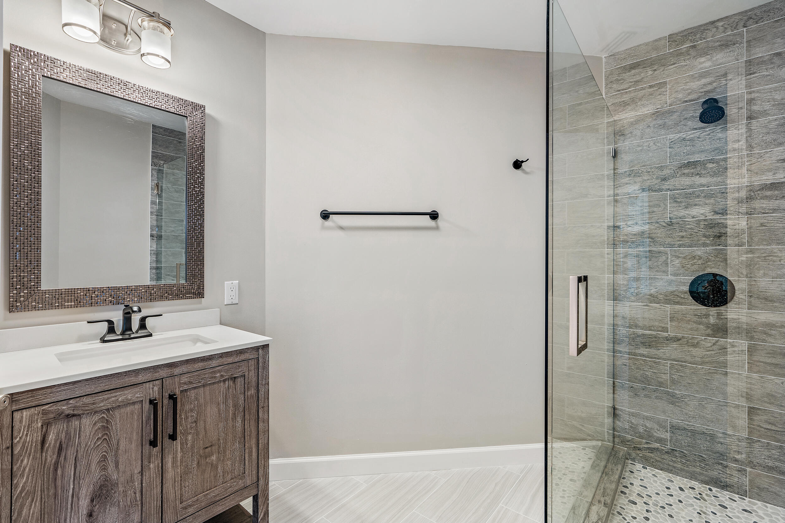 18169 Southeast Ridgeview Drive Tequesta, FL 33469 - Photo 50 of 58 Guest Bedroom 4 EnSuite