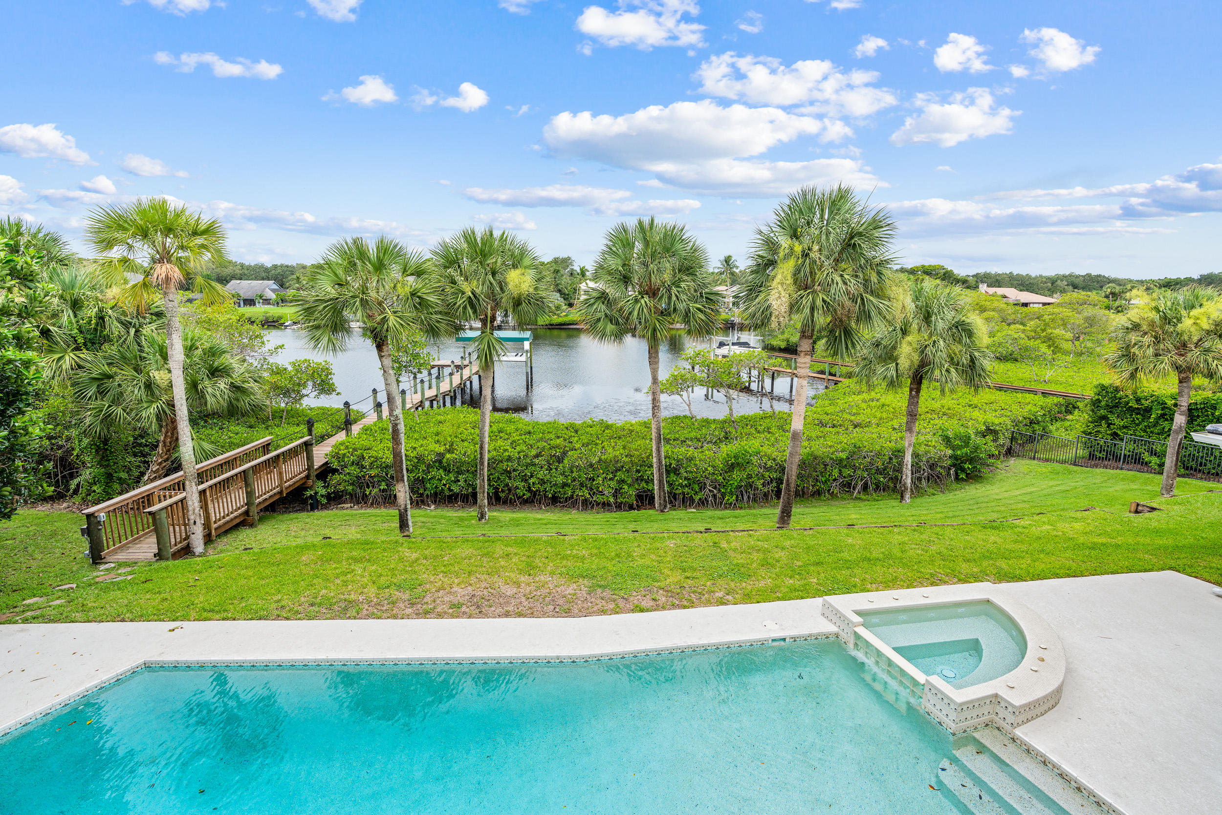 18169 Southeast Ridgeview Drive Tequesta, FL 33469 - Photo 10 of 58 Backyard