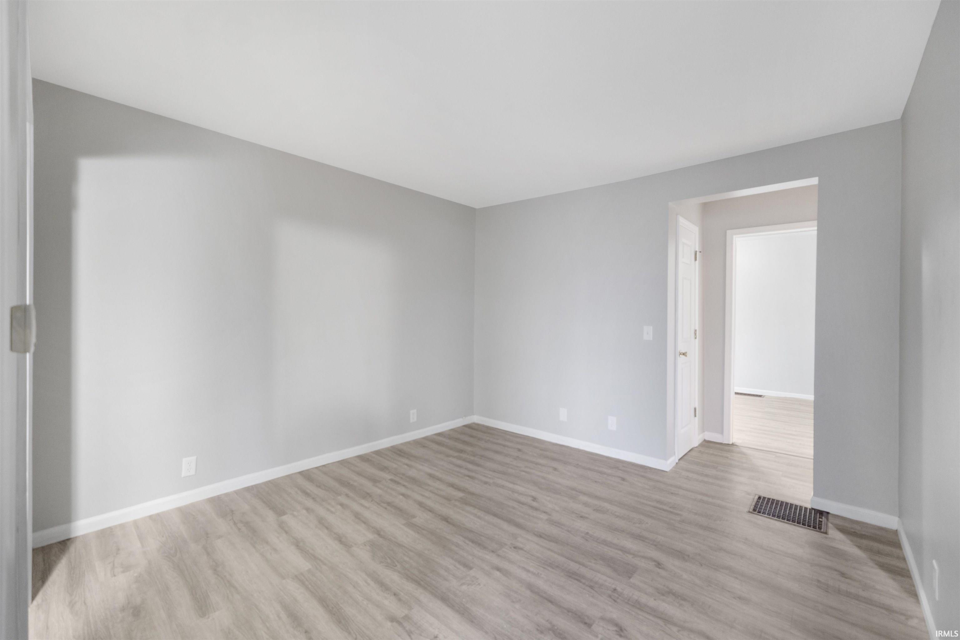 3930 North Clinton Street Fort Wayne, IN 46805 - Photo 5 of 15