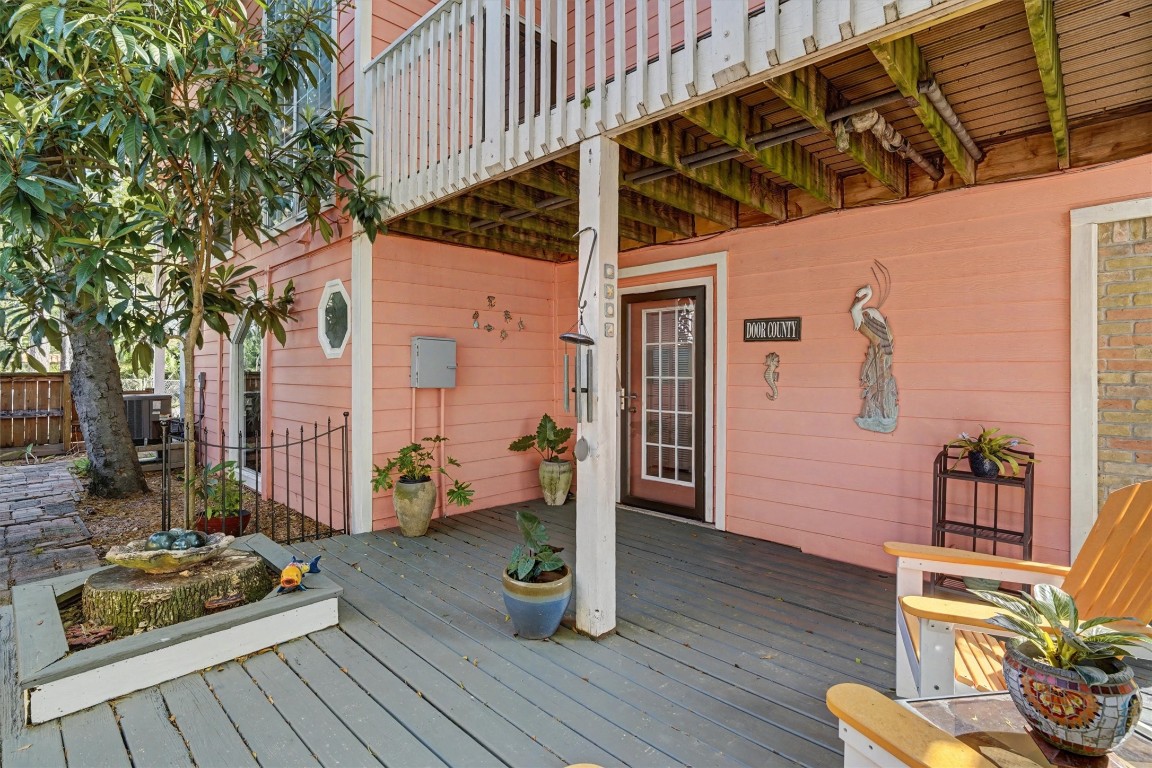 2205 Mission Street Kemah, TX 77565 - Photo 28 of 33 a backyard of a house with seating space