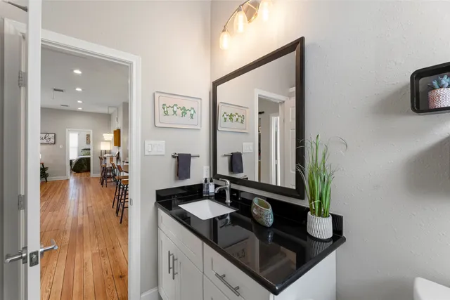 $345,000 | 711 4th Street, Sealy, TX 77474