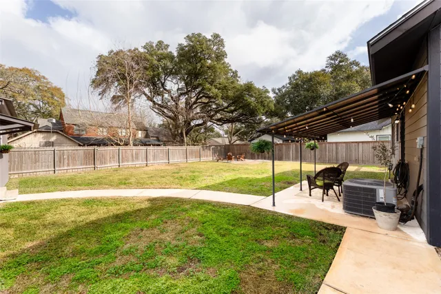 $345,000 | 711 4th Street, Sealy, TX 77474