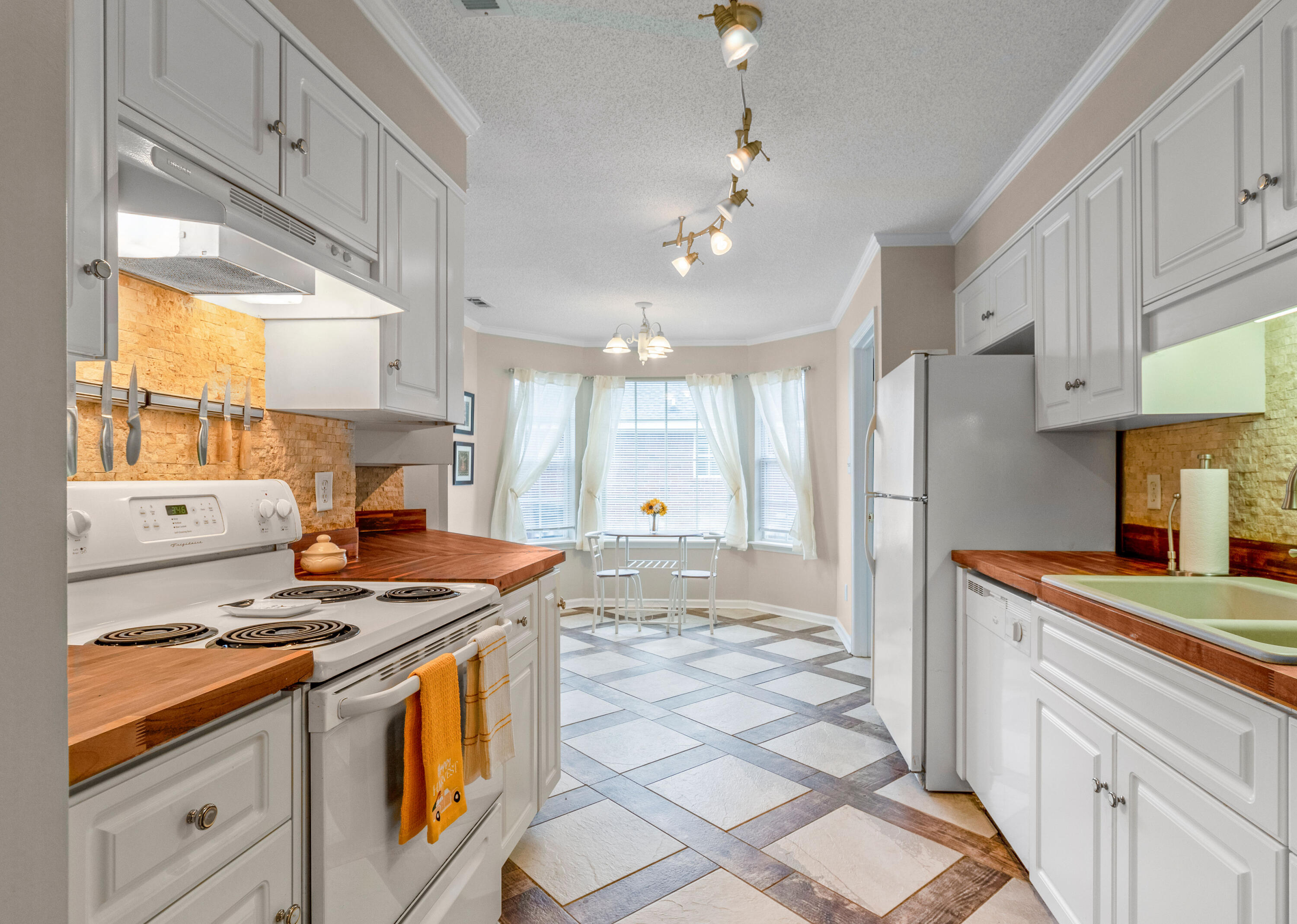 663 Monroe Street Grovetown, GA 30813 - Photo 6 of 30 Kitchen