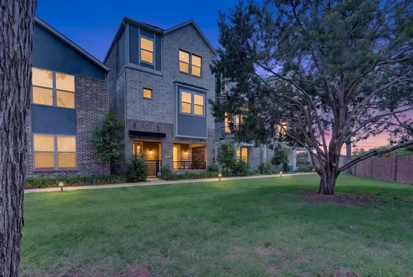 $3,295 | 4811 Aldenbury Street, Dallas, TX 75228