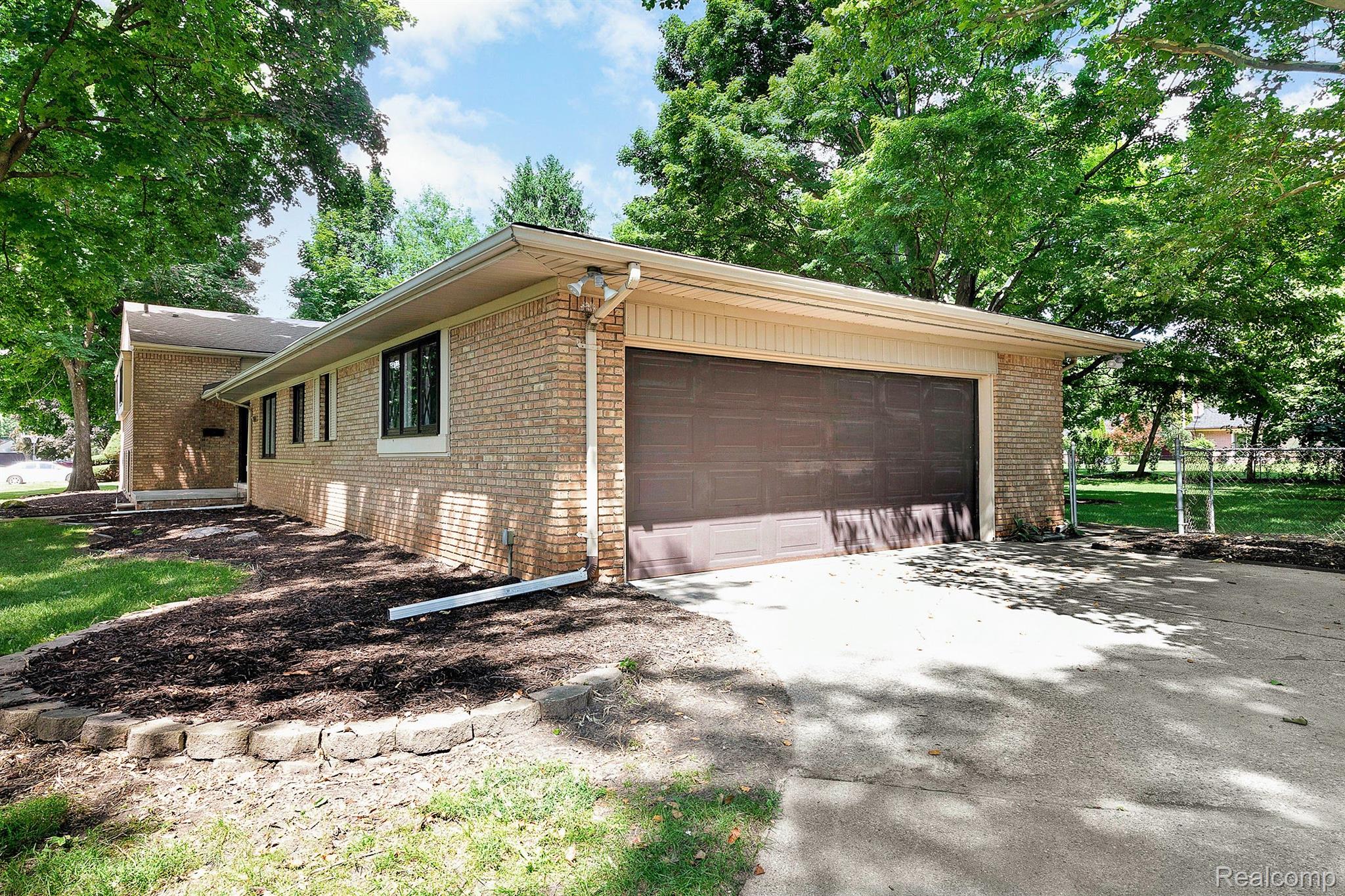 26426 Graham Road Redford, MI 48239 - Photo 9 of 50 GARAGE