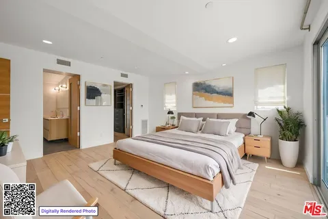 $9,900 | 808 Brooks Avenue, Venice, CA 90291