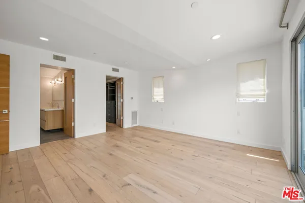 $9,900 | 808 Brooks Avenue, Venice, CA 90291