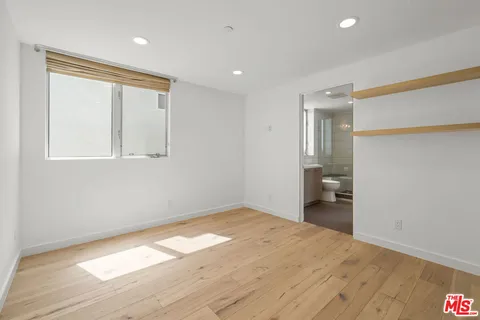 $9,900 | 808 Brooks Avenue, Venice, CA 90291