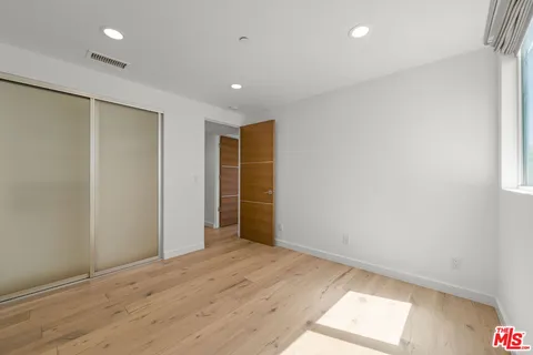 $9,900 | 808 Brooks Avenue, Venice, CA 90291