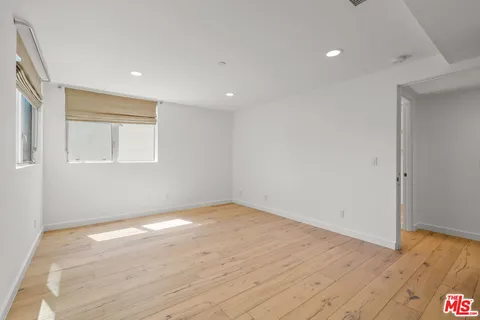 $9,900 | 808 Brooks Avenue, Venice, CA 90291