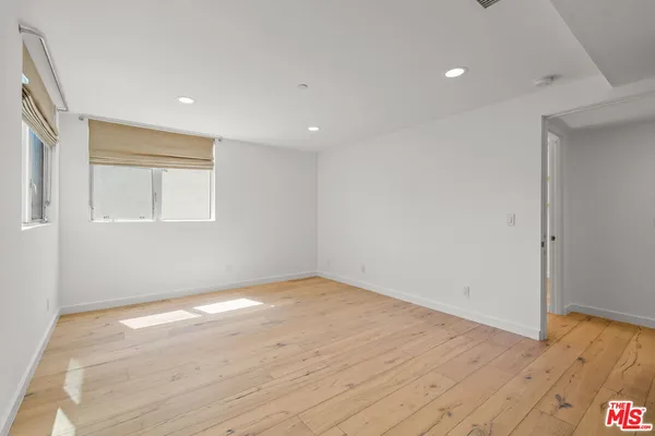 $9,900 | 808 Brooks Avenue, Venice, CA 90291