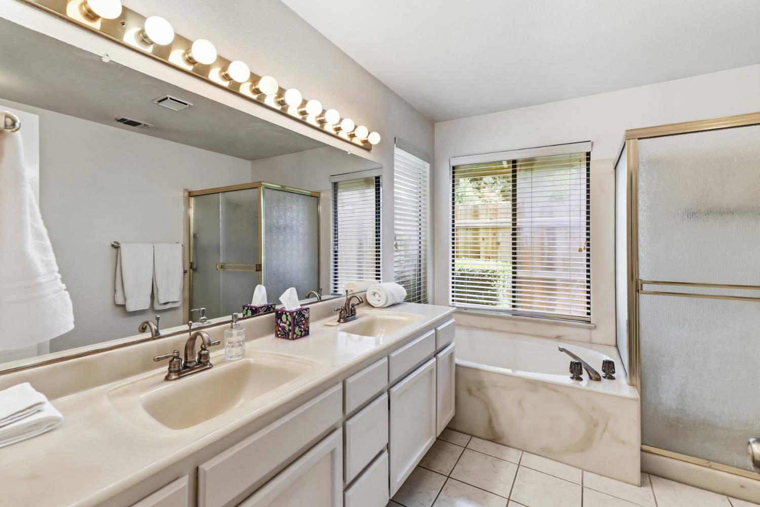 11609 Boom Pointer Way Rancho Cordova, CA 95670 - Photo 34 of 60 Primary Bath