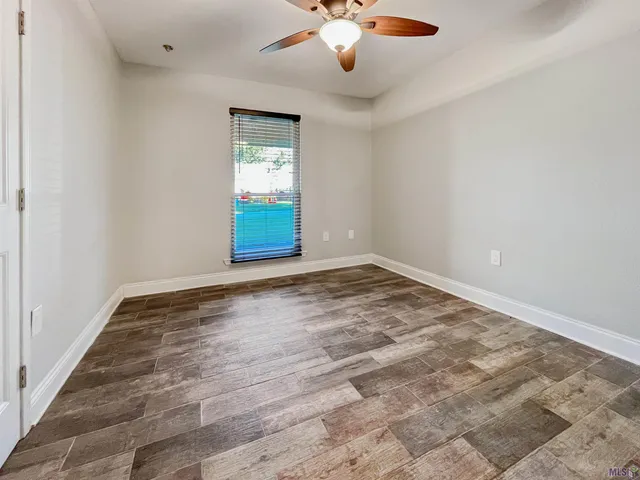 $2,000 | 3822 Country View Drive, Baton Rouge, LA 70817