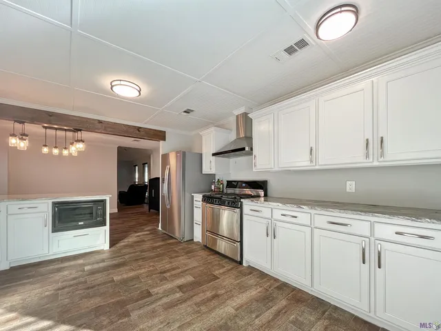 $2,000 | 3822 Country View Drive, Baton Rouge, LA 70817