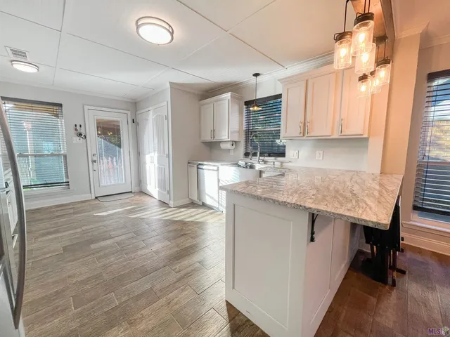 $2,000 | 3822 Country View Drive, Baton Rouge, LA 70817