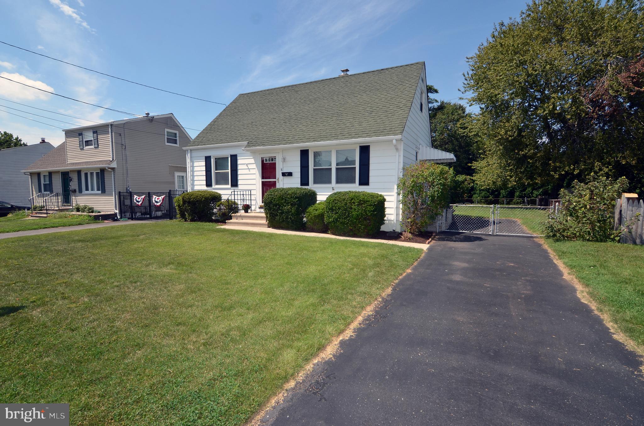18 Petty Ridge Road Hamilton, NJ 08620 - Photo 4 of 26 Driveway