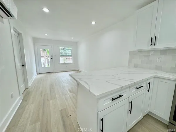 $3,000 | 108 South Guadalupe Avenue, Unit B, Redondo Beach, CA 90277