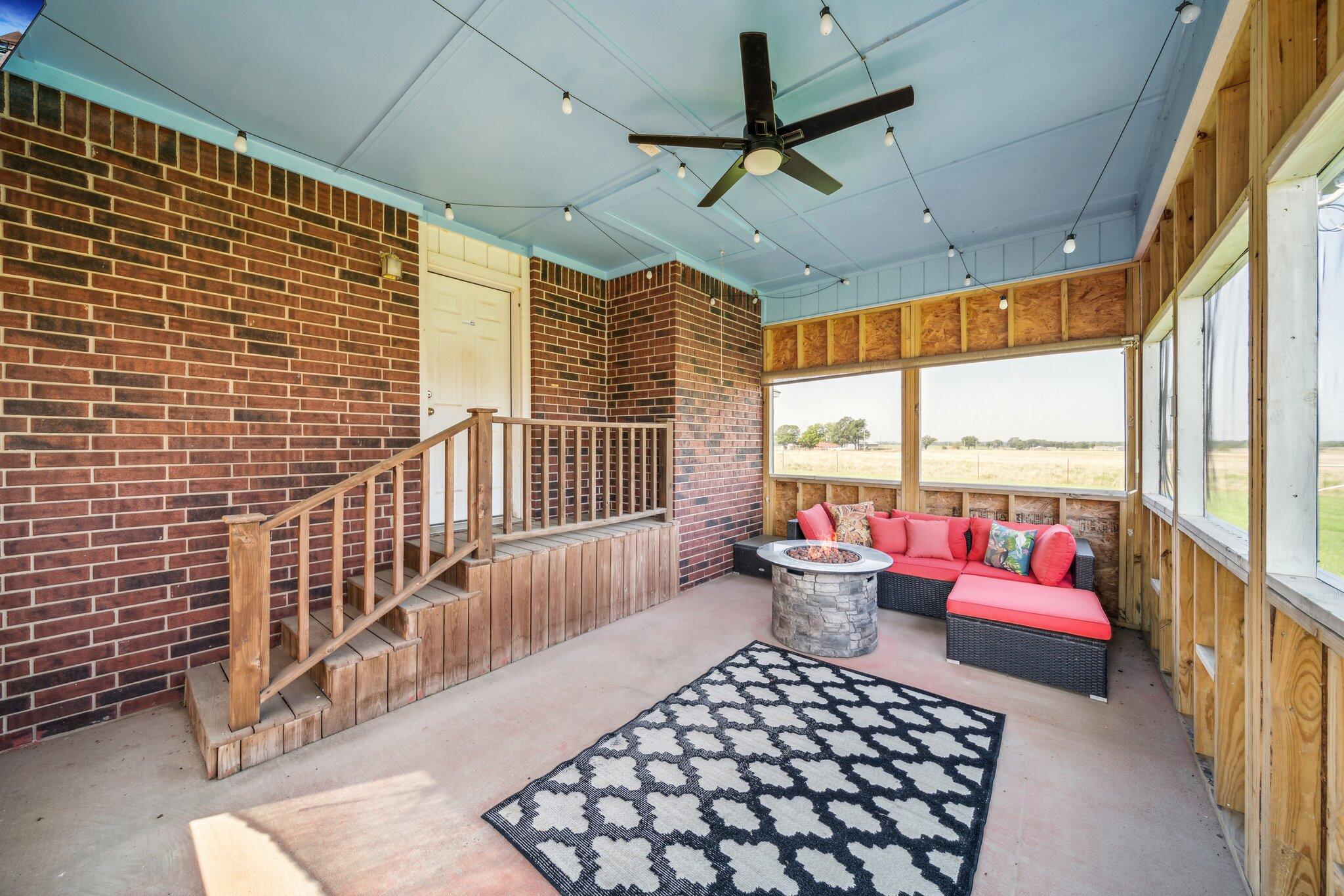 440450 East 180 Road Bluejacket, OK 74333 - Photo 4 of 38 Screen Porch