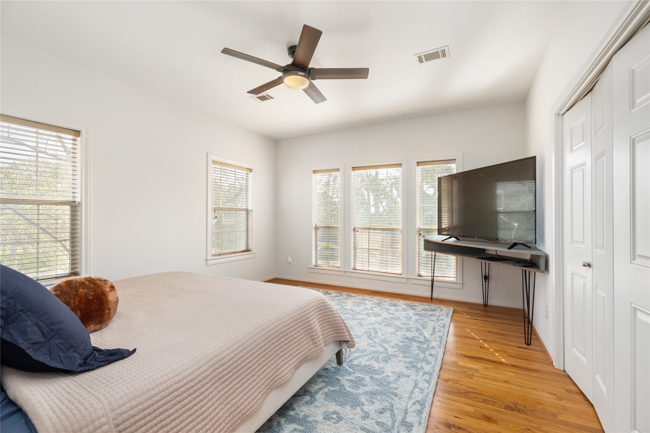 516 West 30th Street Houston, TX 77018 - Photo 38 of 49 Secondary bedroom up