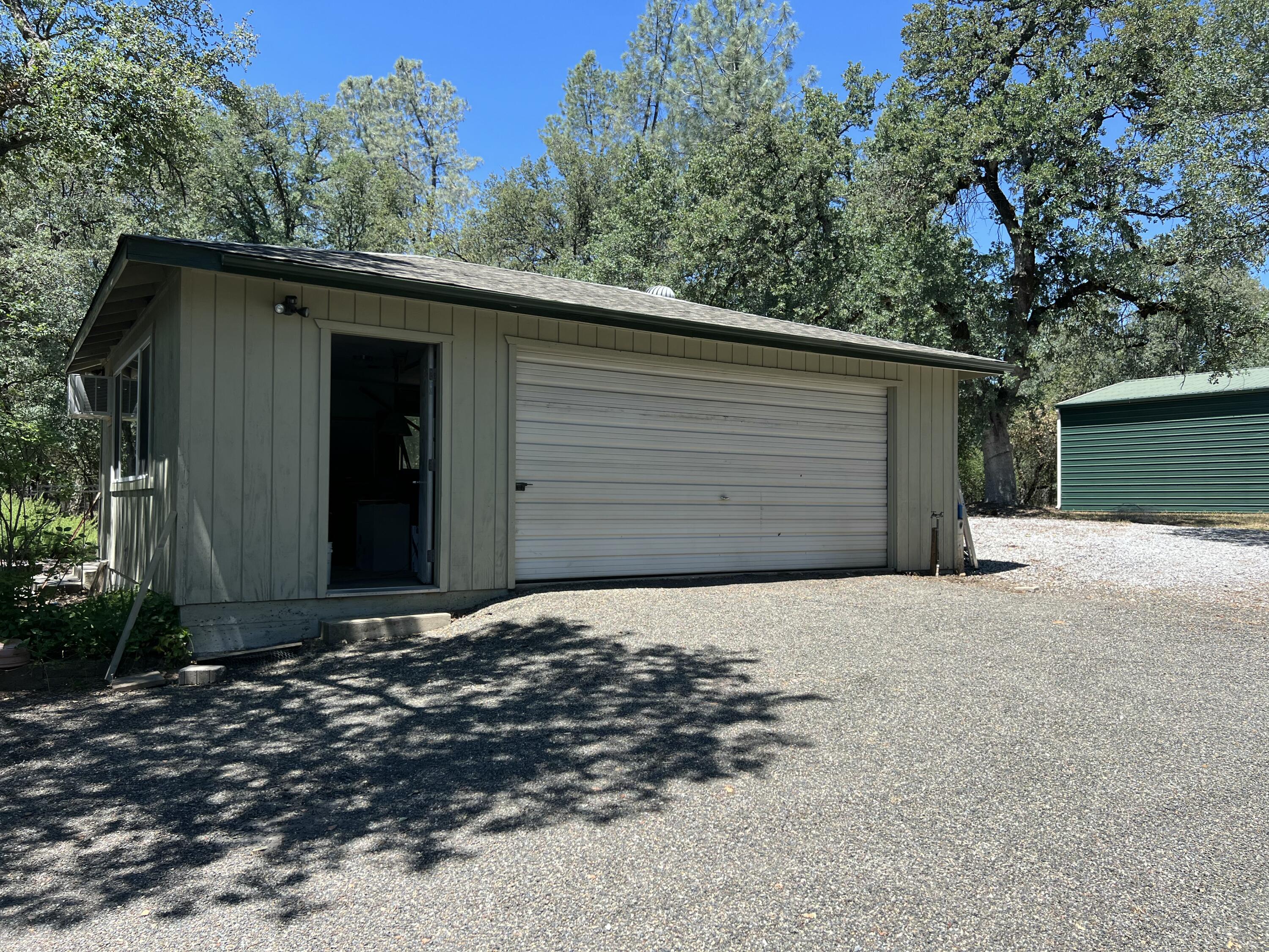 21566 Old Alturas Road Redding, CA 96003 - Photo 4 of 6 Detached Garage
