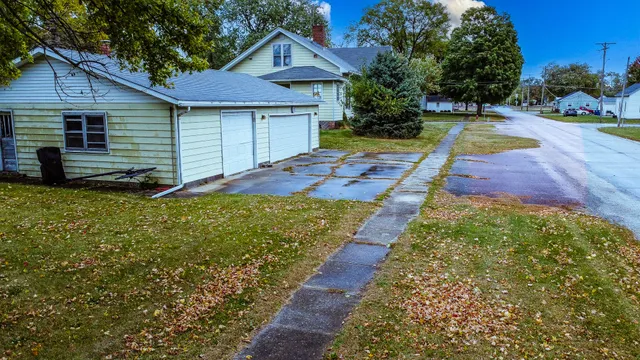 $129,900 | 300 North Axtel Street, Milford, IL 60953