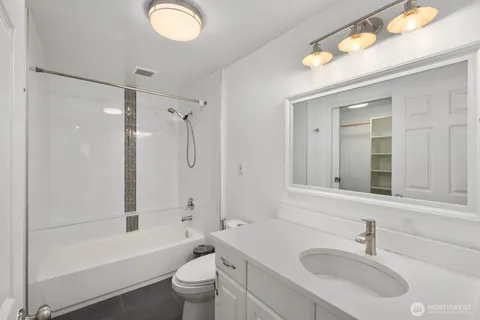 $325,000 | 12716 Northeast 120th Street, Unit H1, Kirkland, WA 98034