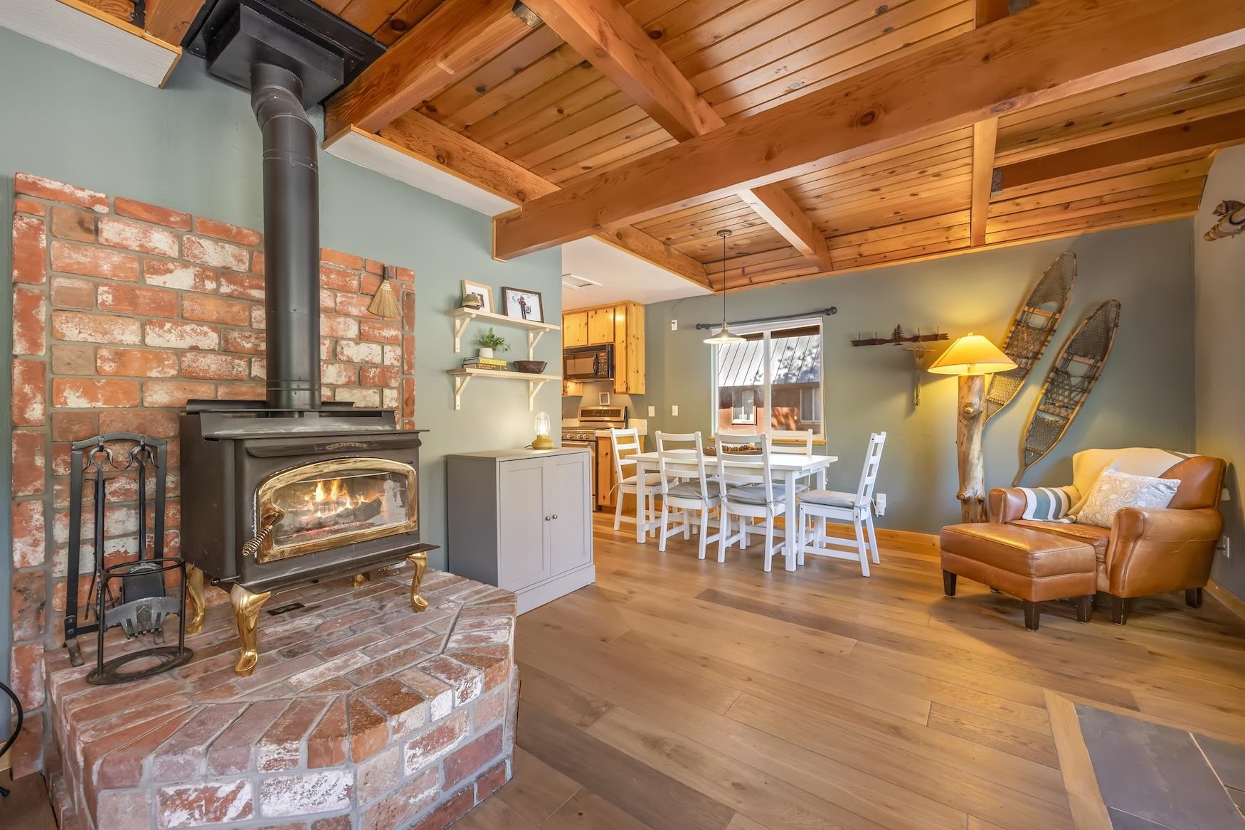 7305 Cascade Road Soda Springs, CA 95728 - Photo 9 of 28 Gallery Image 9