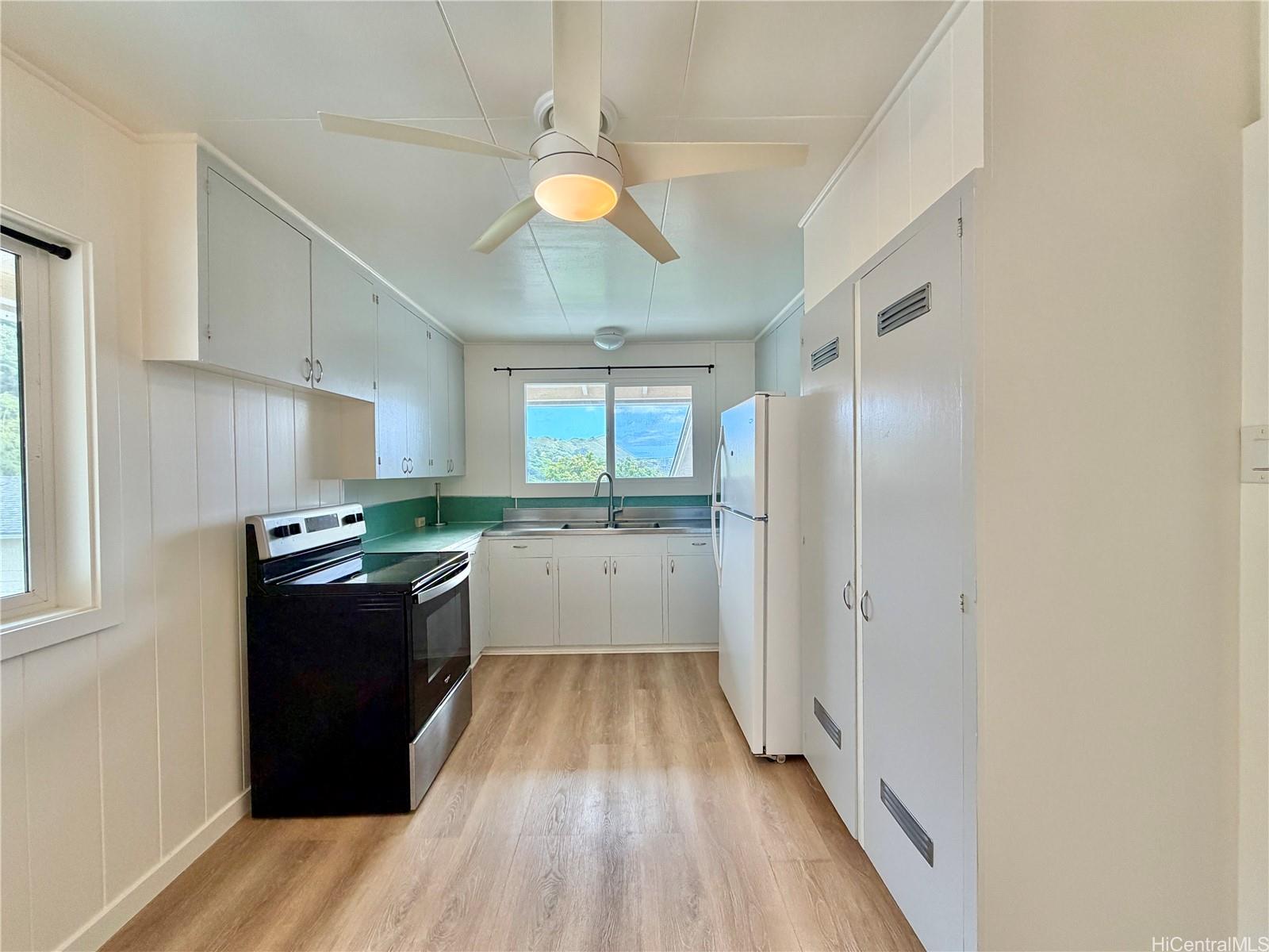 2541 Pauoa Road Honolulu, HI 96813 - Photo 4 of 18 Kitchen