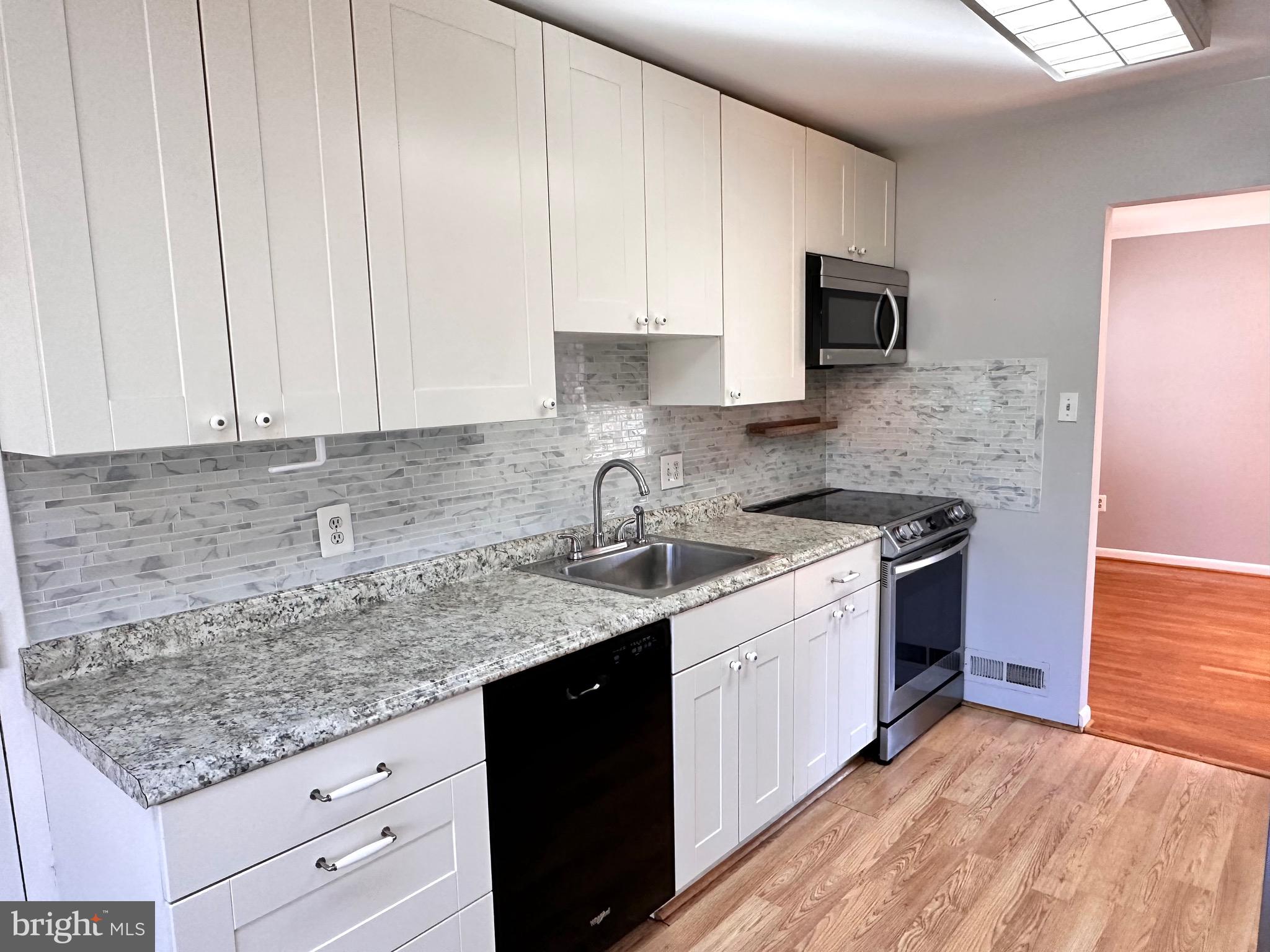 6316 Gormley Place Springfield, VA 22152 - Photo 5 of 28