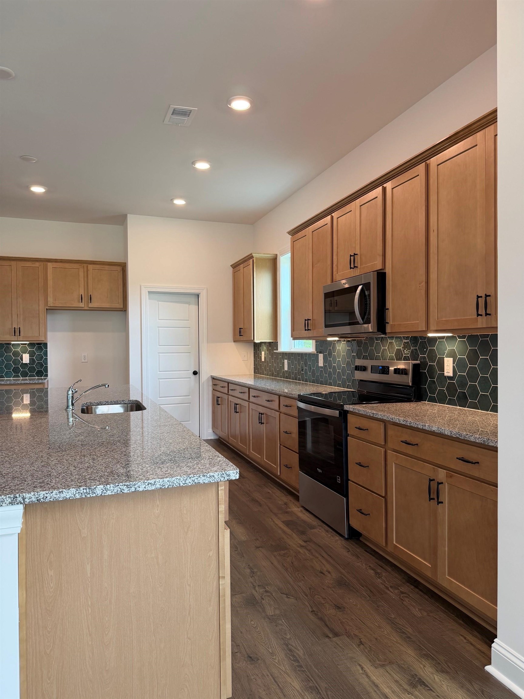 299 Anna Marie Way Murrells Inlet, SC 29576 - Photo 10 of 38