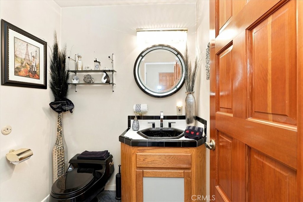 22801 Norbert Street Perris, CA 92570 - Photo 32 of 58 2nd 1/2 Bathroom