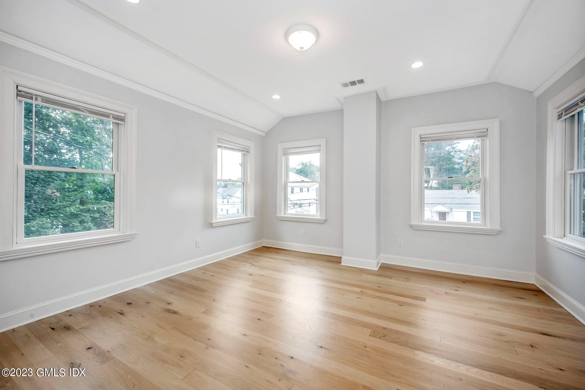 10 Thorn Hill Road Riverside, CT 06878 - Photo 16 of 29 018-451977-MTZ_3253_12844943