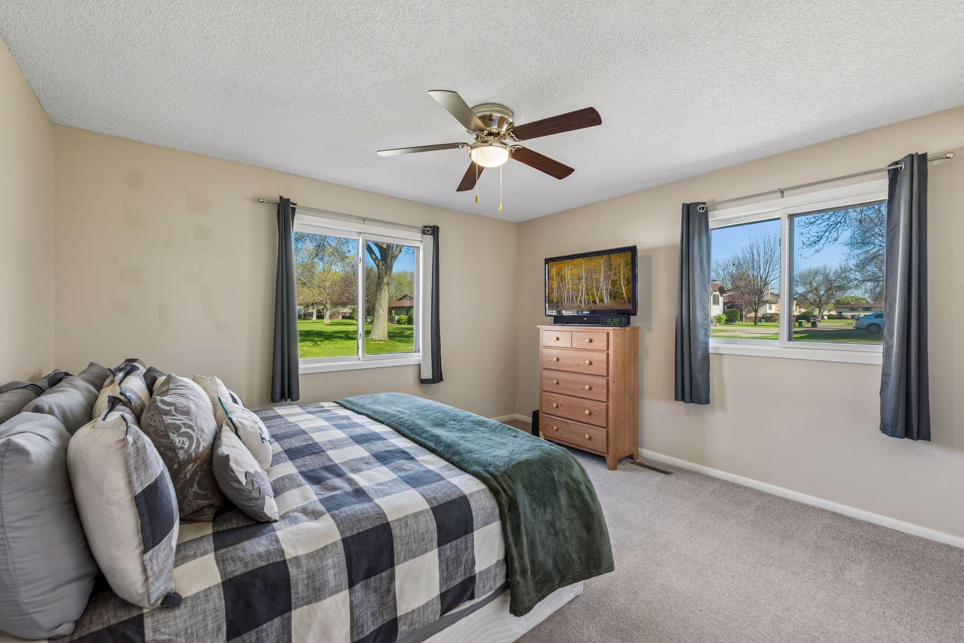 8646 South Maplebrook Circle Brooklyn Park, MN 55445 - Photo 10 of 16