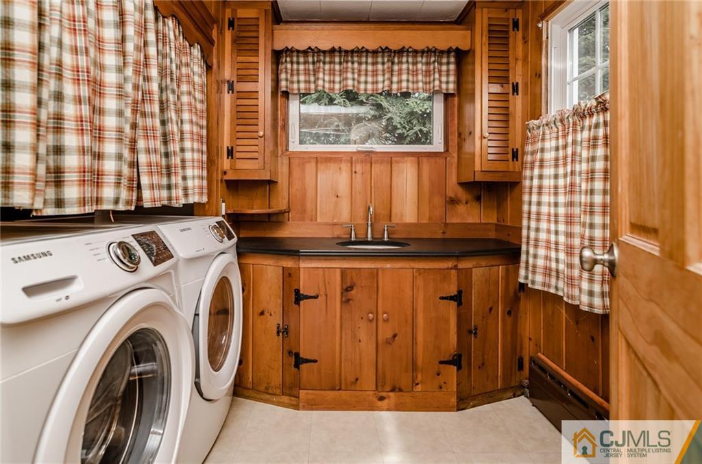 127 Plainsboro Road Cranbury, NJ 08512 - Photo 11 of 25 a utility room with dryer and washer