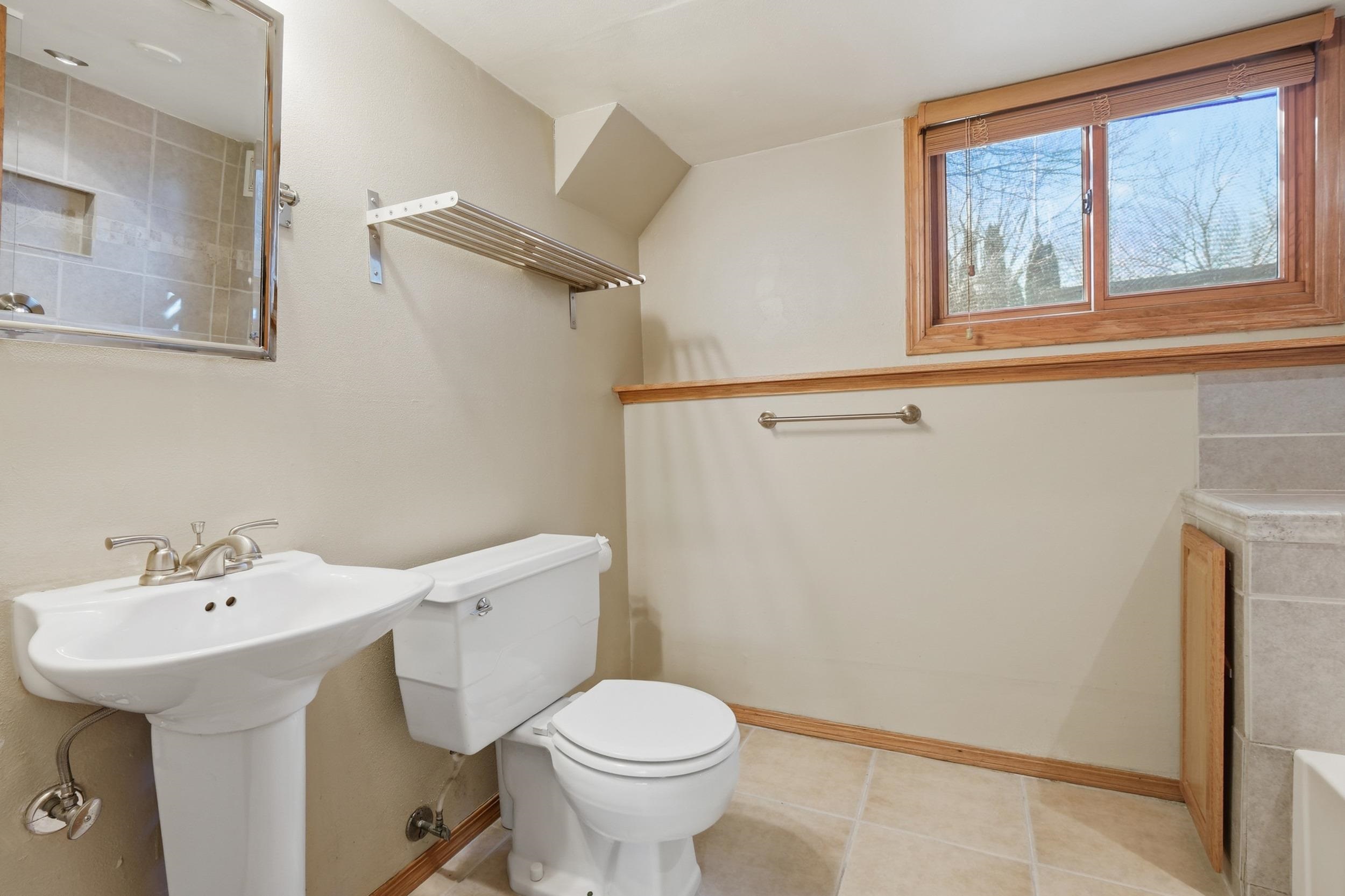 7207 Fortune Drive Middleton, WI 53562 - Photo 20 of 37