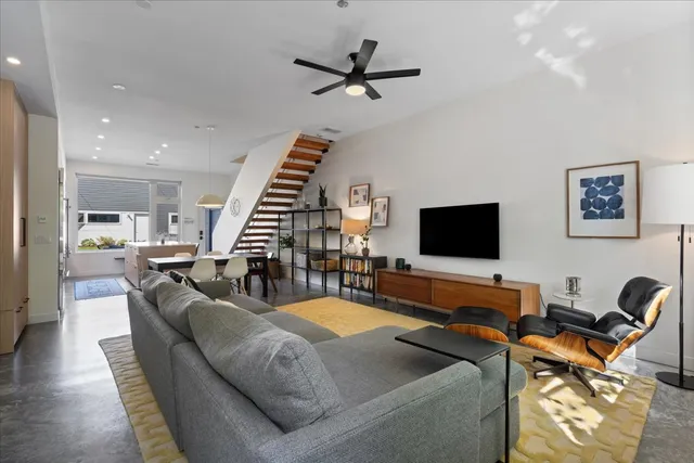 $775,000 | 2638 North Ridgeway Avenue, Chicago, IL 60647