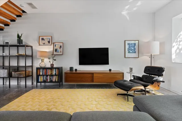 $775,000 | 2638 North Ridgeway Avenue, Chicago, IL 60647