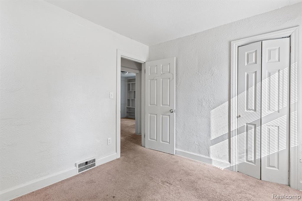 9534 Rutland Street Detroit, MI 48227 - Photo 17 of 31