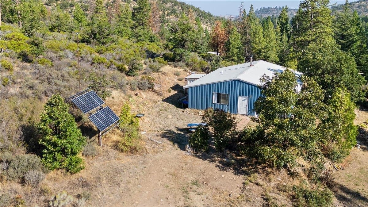 26804 Edgewood Road Weed, CA 96094 - Photo 9 of 34 Gallery Image 9