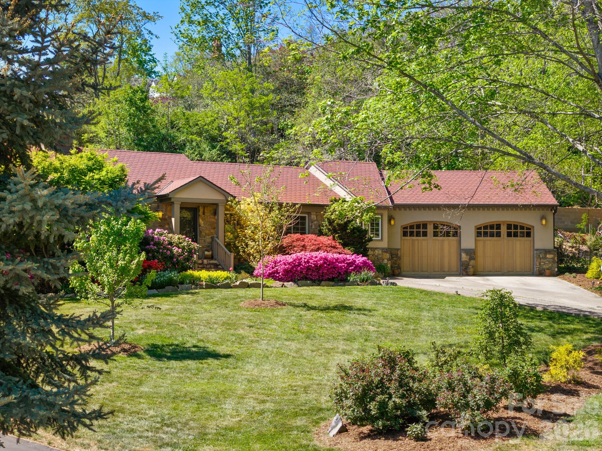 43 Martindale Road Asheville, NC 28804 - Photo 3 of 48