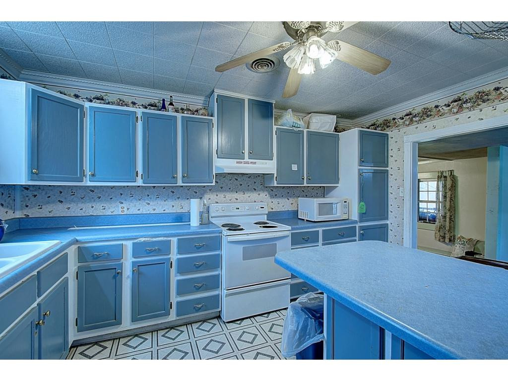 3025 St James Road Greeneville, TN 37743 - Photo 7 of 35 Farmhouse Kitchen