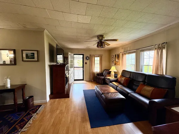 $190,000 | 71 Kingstown Lane, Hot Springs, VA 24445