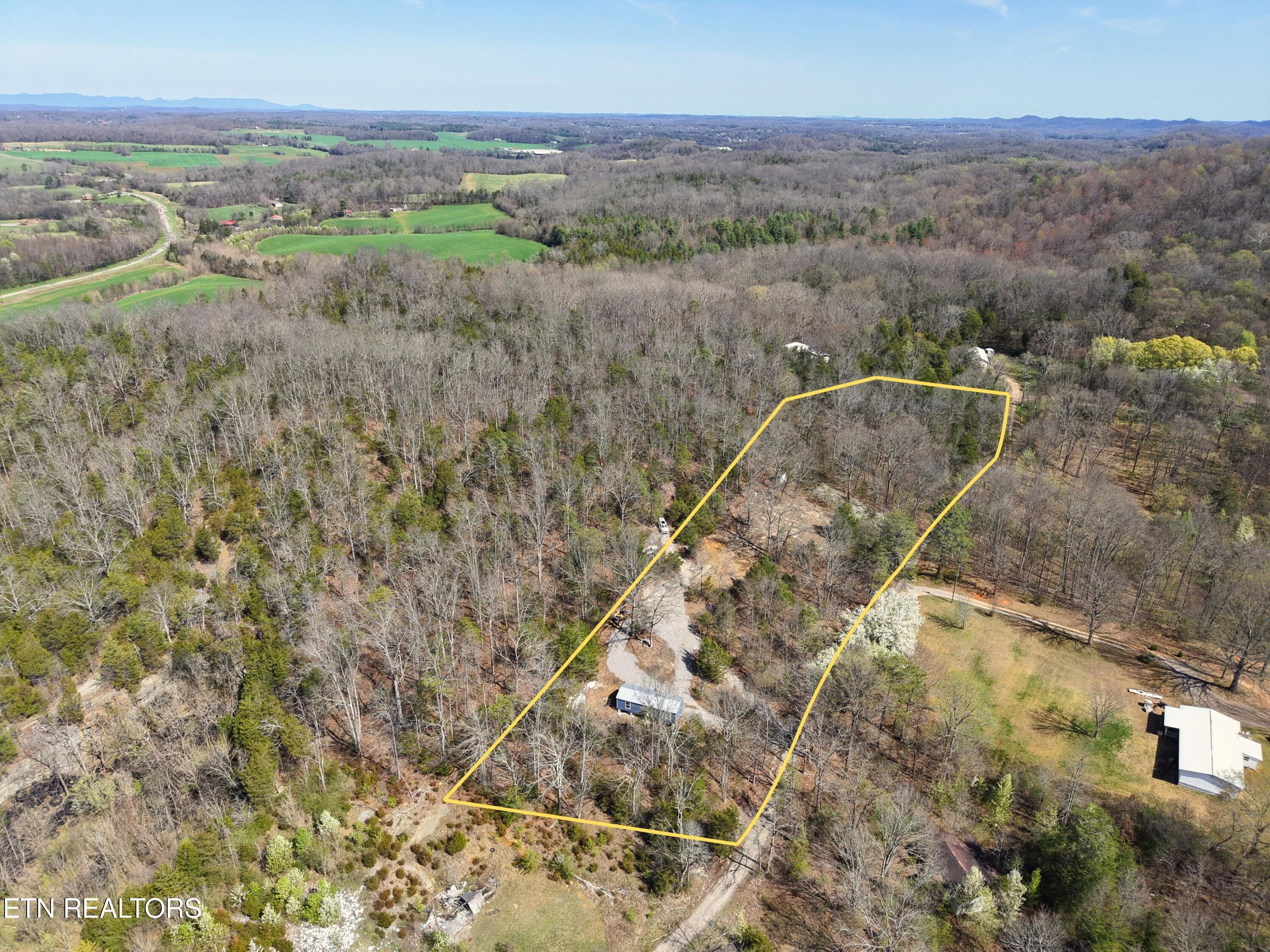 137 Watt Road Sweetwater, TN 37874 - Photo 2 of 15 2