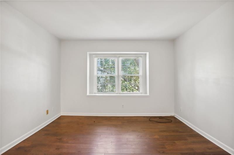 75 Montre Square Northwest Atlanta, GA 30327 - Photo 12 of 28