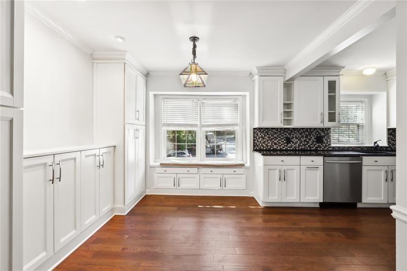 75 Montre Square Northwest Atlanta, GA 30327 - Photo 4 of 28