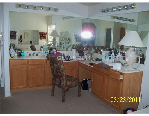268 Violet Note Street Henderson, NV 89074 - Photo 13 of 20 Master Bath/Spa.